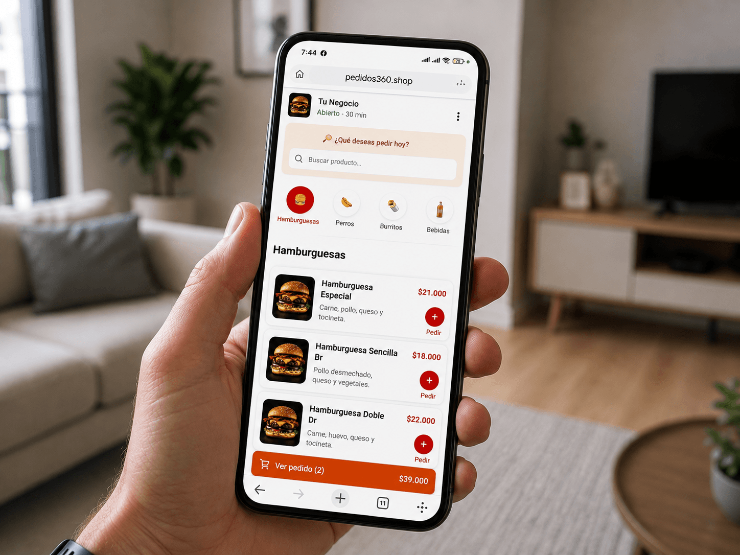 Cliente realizando un pedido desde el menú digital de Pedidos360